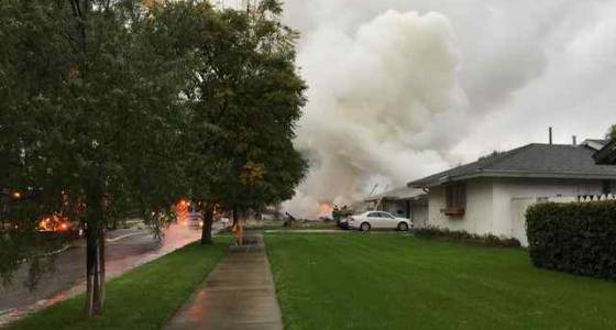 1 killed, 4 injured, house on fire after plane crashes in Riverside