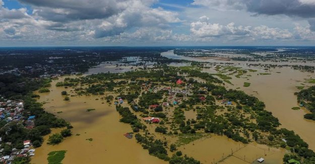 Thailand hit by floods: 32 dead