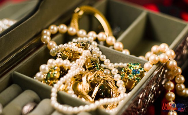 Tips & Trick To Buying Jewelry Items Without Spending Much