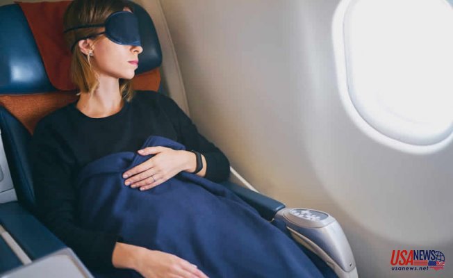 5 Tips to Sleep Well While Traveling