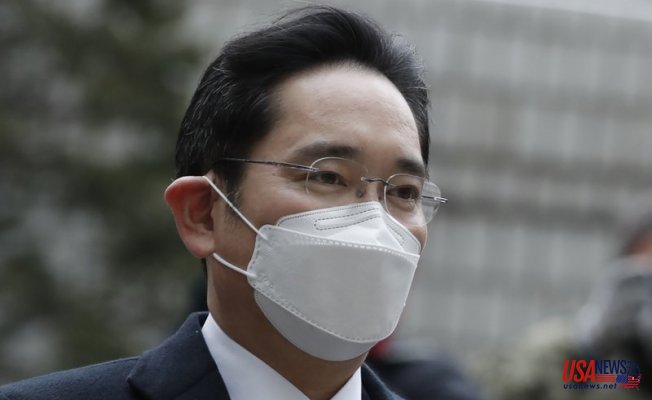 SKorean court Provides Samsung scion prison Sentence Within bribery