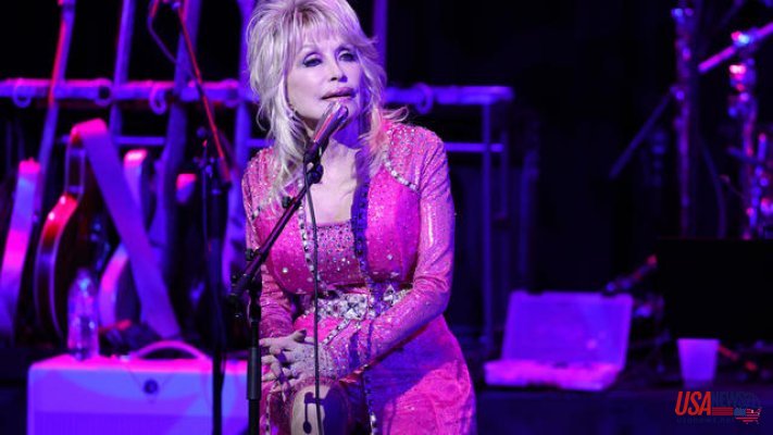 Dolly Parton pulls herself out of Rock & Roll Hall of Fame nominations