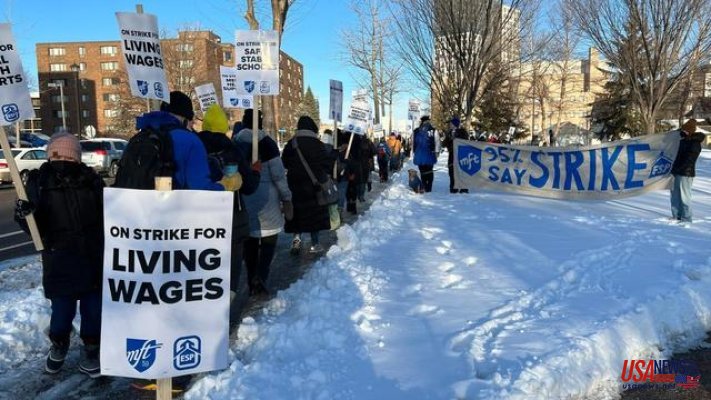 Minneapolis Teachers go on strike to demand better pay and smaller classes
