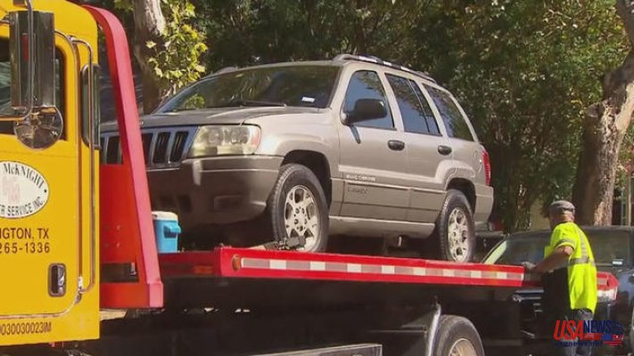 Watchdog group claims that states allow people to report their cars for towing with cash "kickbacks".