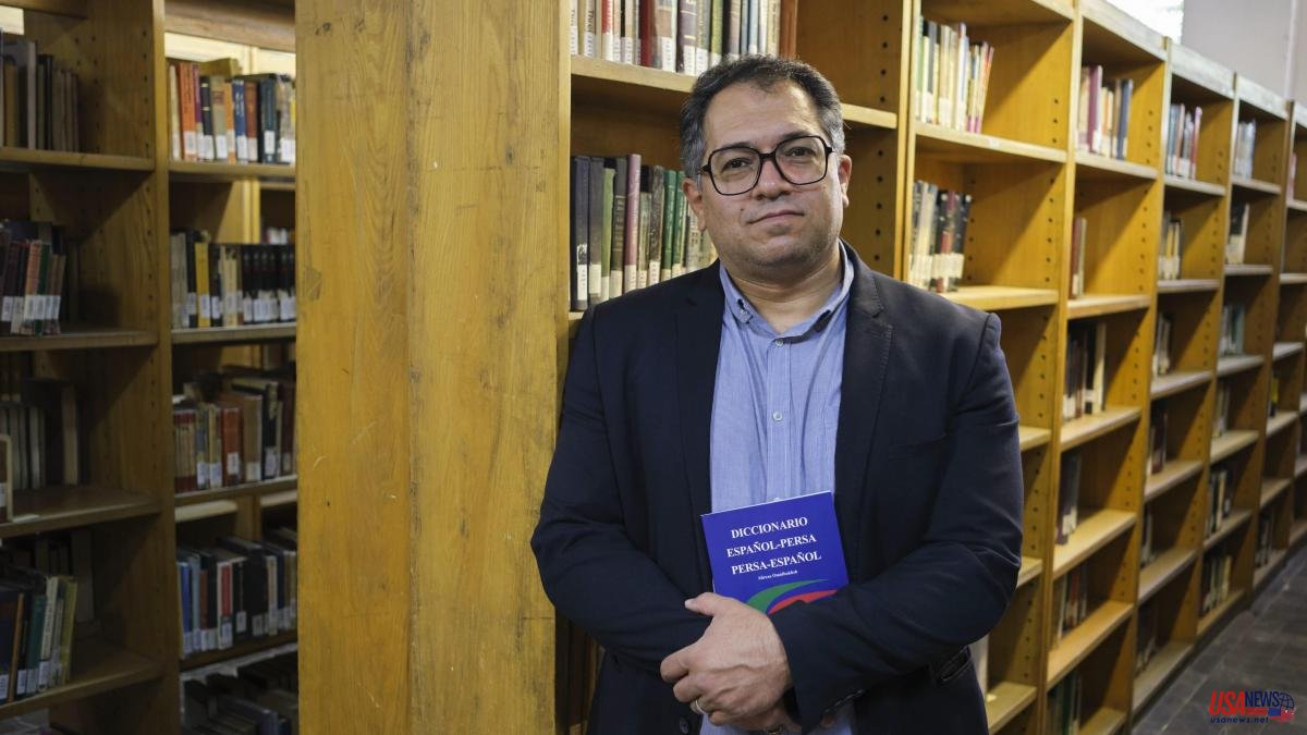 The professor who has been creating a Spanish-Persian dictionary for seventeen years