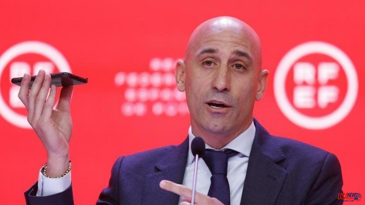 Rubiales appears before the Swiss justice accused of illegal recordings