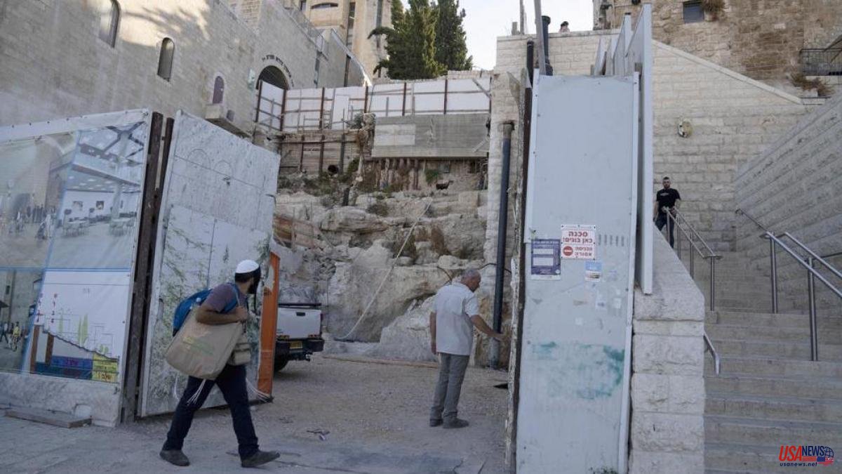 Elevator project in ancient Jerusalem leads to surprising finds
