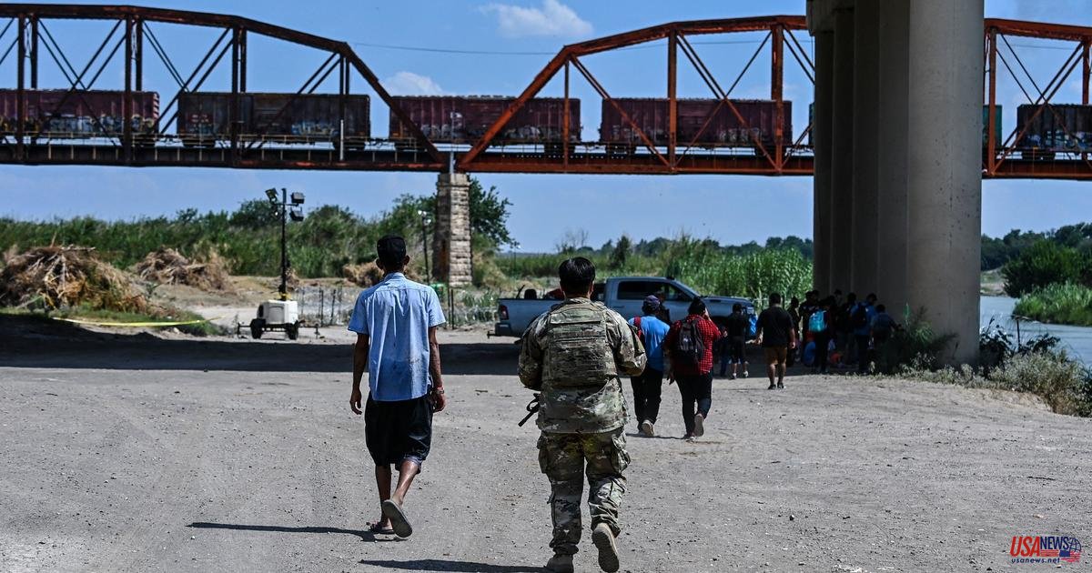 Texas officials authorize the arrest and return of migrants to the border