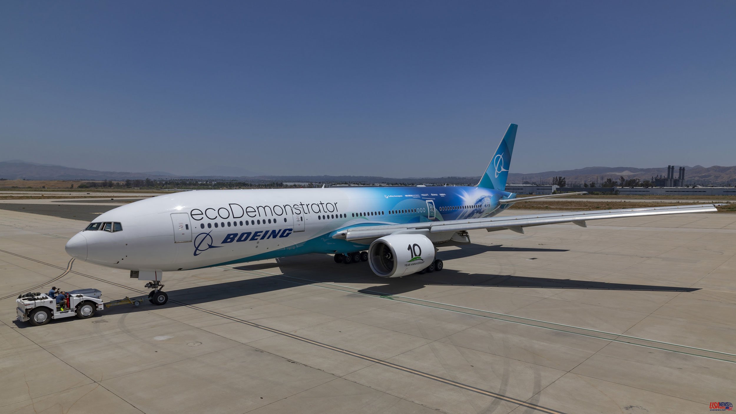 Boeing unveils new 777 'ecoDemonstrator' test jet