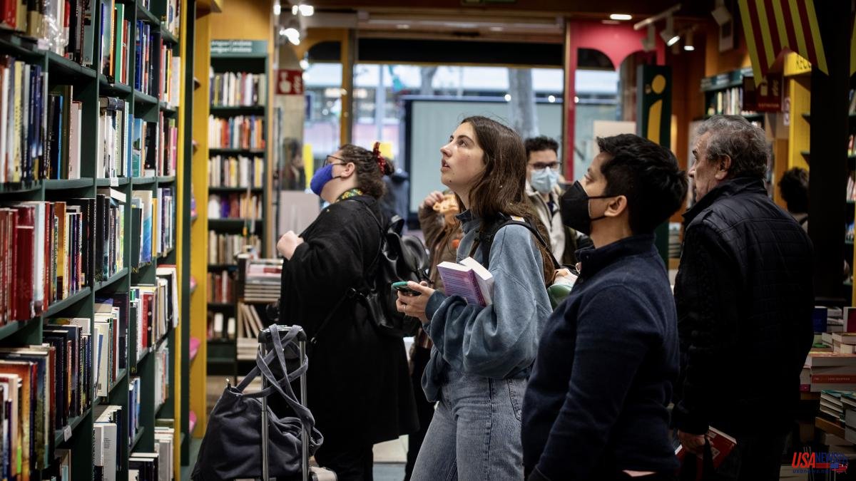 What do we look at when we enter a bookstore?