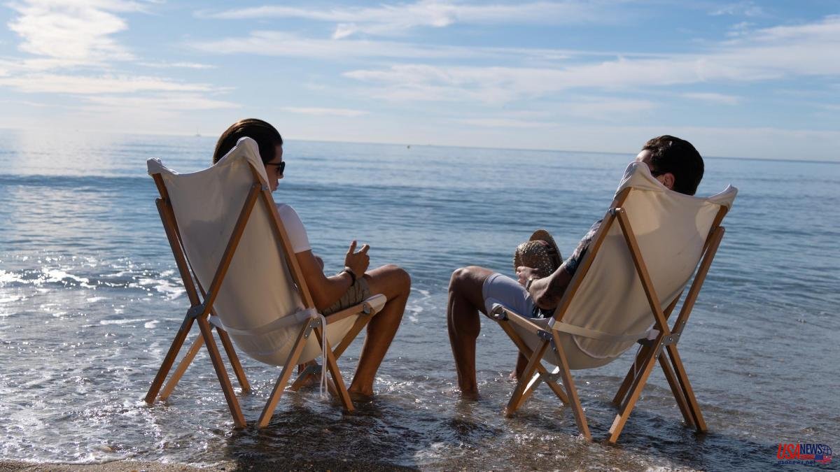 The startup that rents you from your mobile the umbrella and the beach chair