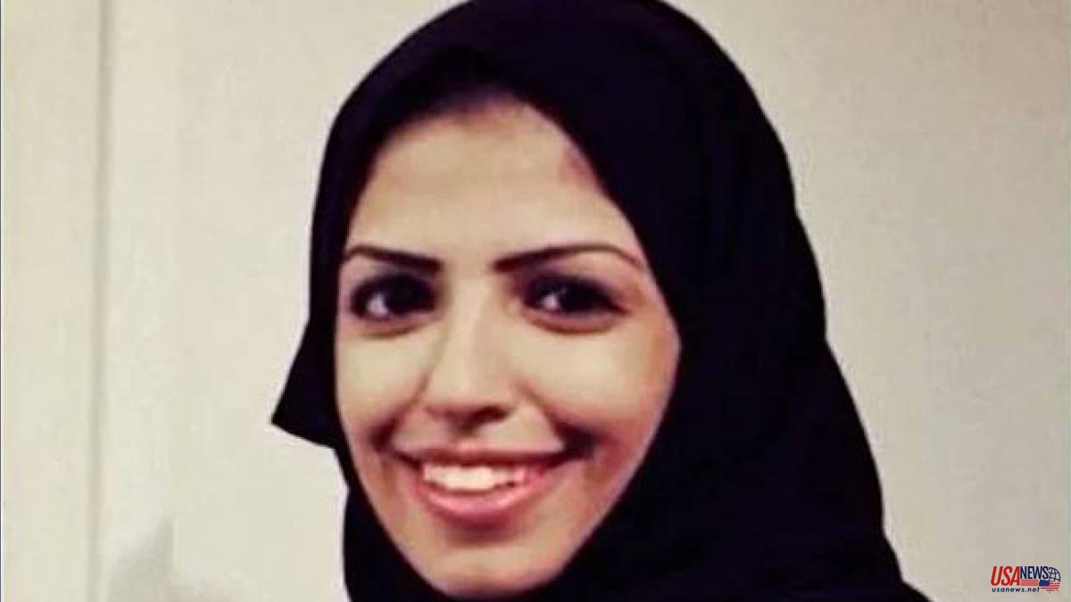 Saudi Arabia sentences a woman to 34 years in prison for commenting on Twitter
