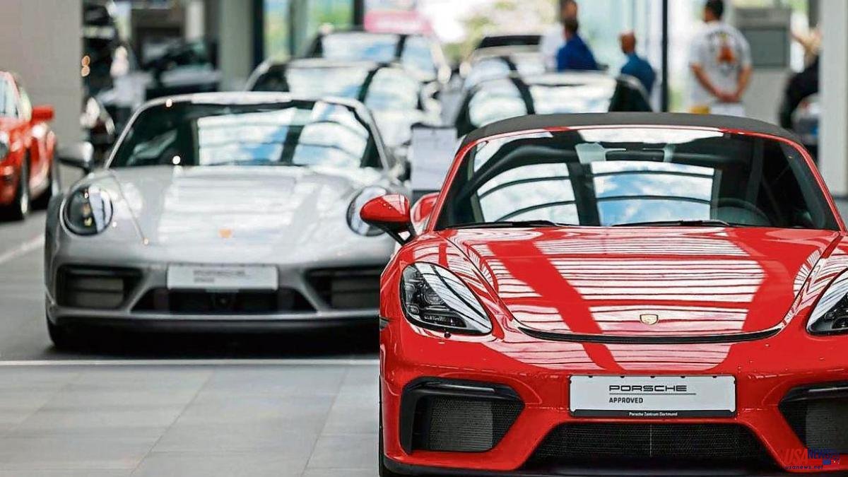 The sale of luxury cars soars around the world despite the situation