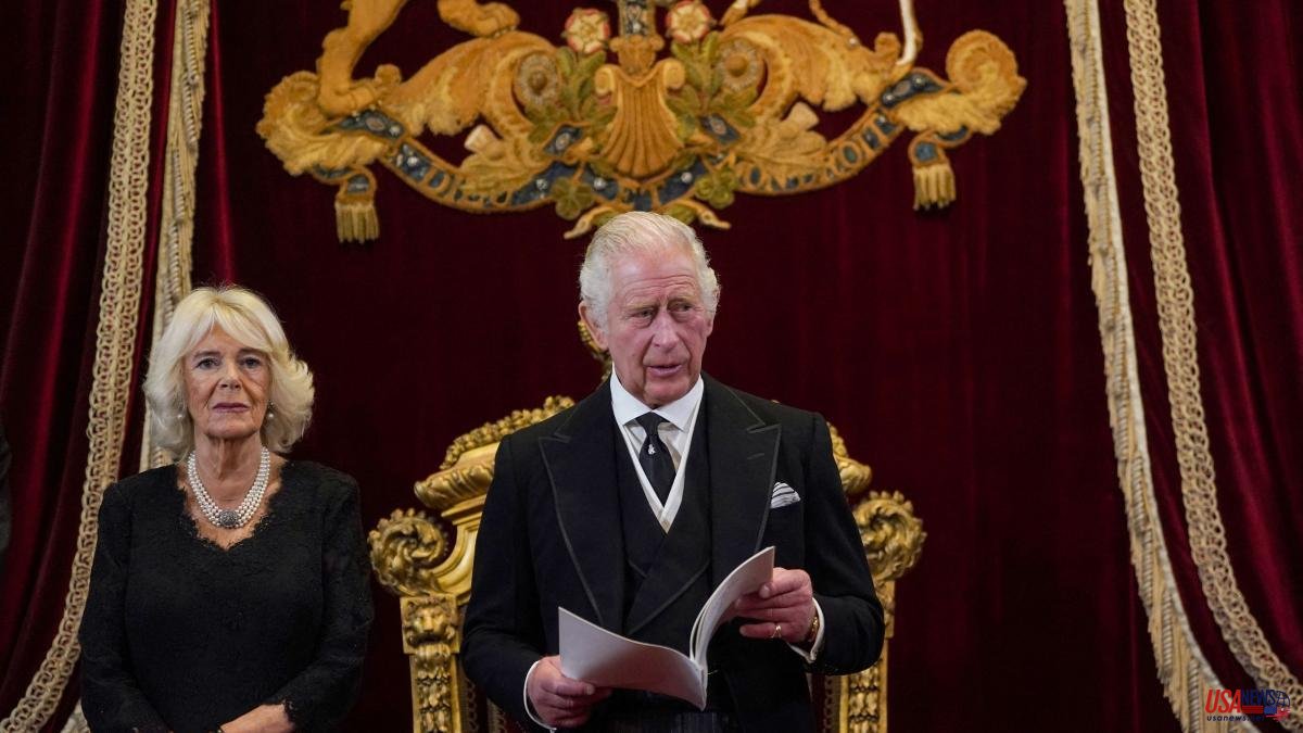Carlos III promises to follow "the inspiring example" of his mother after being proclaimed king
