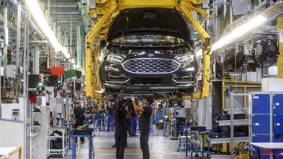 Ford Valencia will stop producing the S-Max and Galaxy models in April 2023