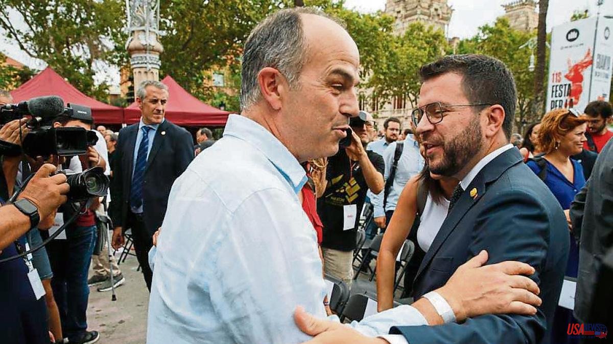 The meeting between Aragonès and Turull ends without an agreement to save the Government
