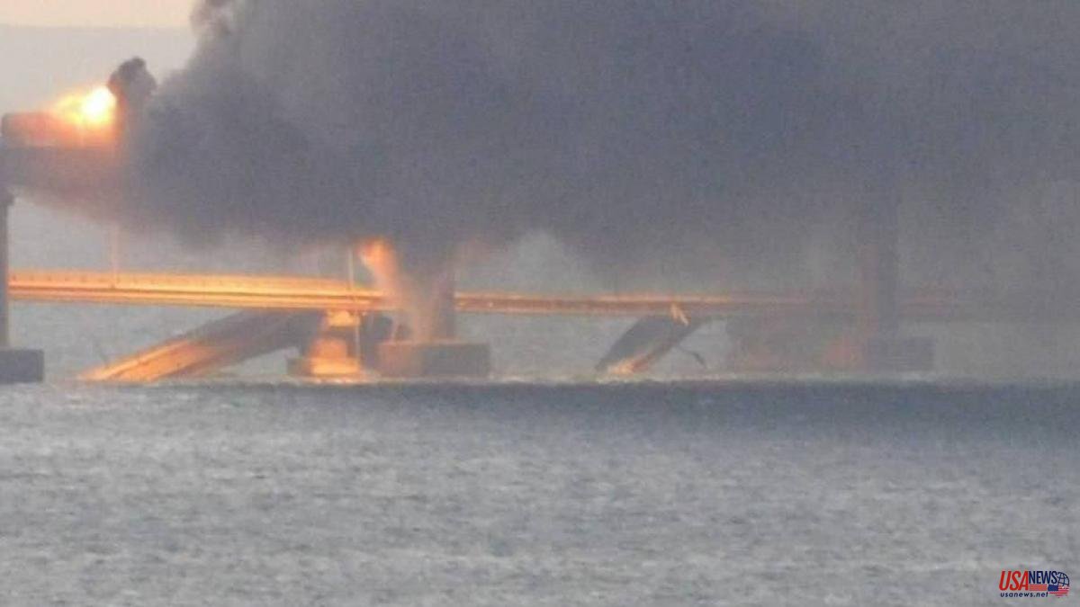 Ukraine celebrates the damage to the Crimean bridge without clarifying its possible responsibility