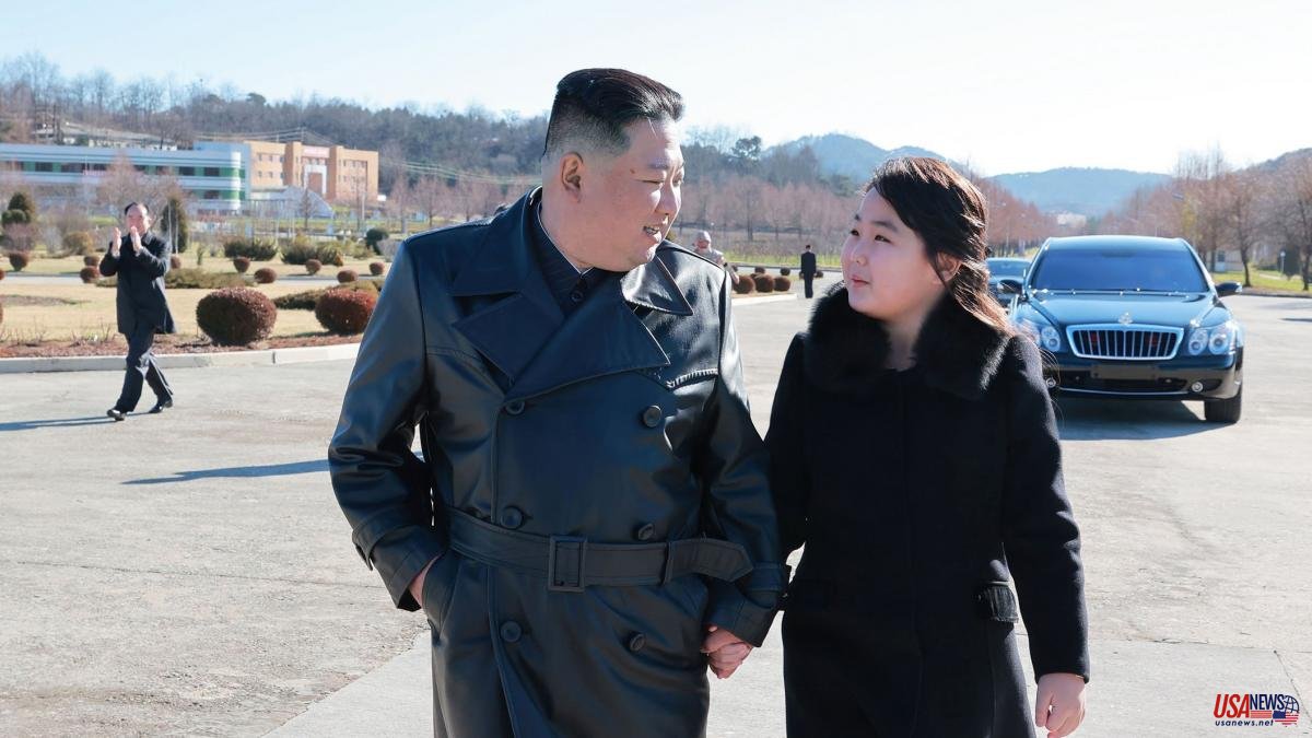 Kim Jong-un reappears in public with his daughter in some photos published by Pyonyang