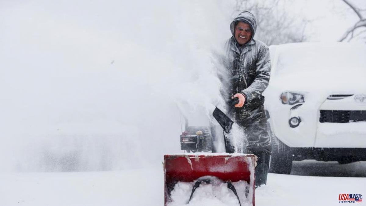 The 'bomb cyclone' breaks thermometers and holidays throughout the United States