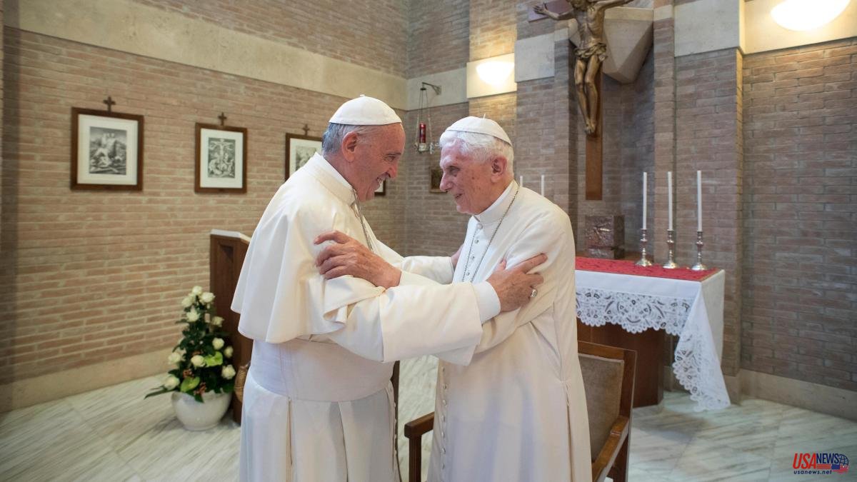 The difficult coexistence of the two popes