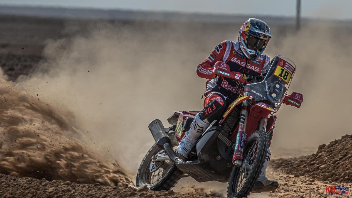 Daniel Sanders, the first leader of the Dakar on a motorcycle, who is left without the champion Sunderland