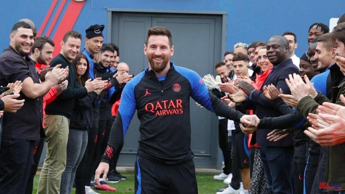 This is how PSG received Messi on his return to training