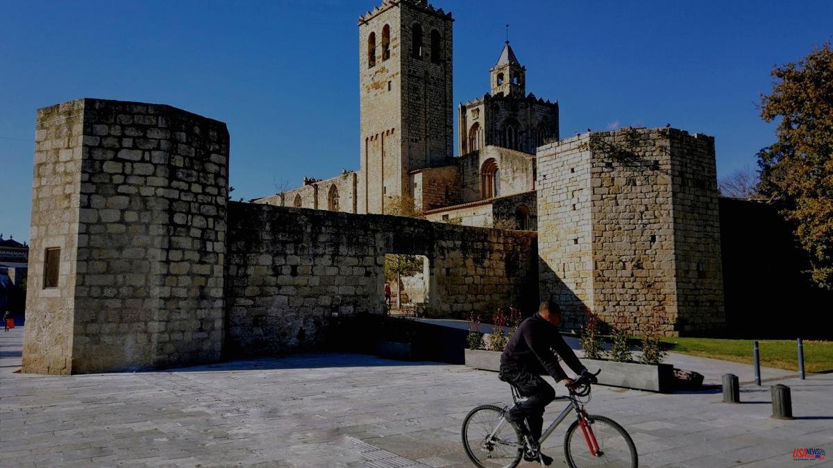 The restoration of the eastern wall of the monastery of Sant Cugat ends