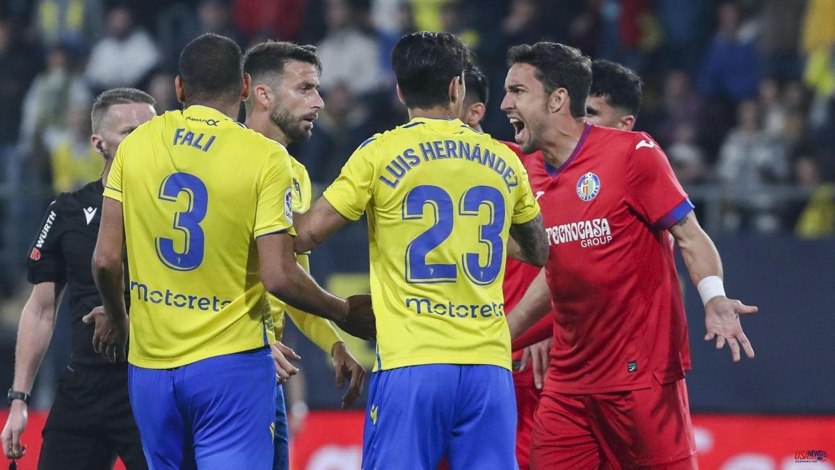 Competition sanctions Cádiz with a total of 17 games