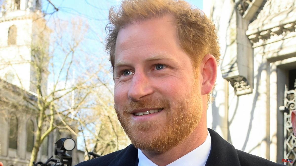 Prince Harry and the luxurious gold shirt with which he walked around London