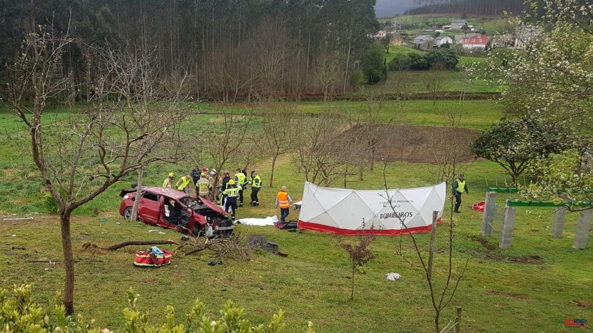 Four dead and one seriously injured when their car plunged into a ravine in Xove