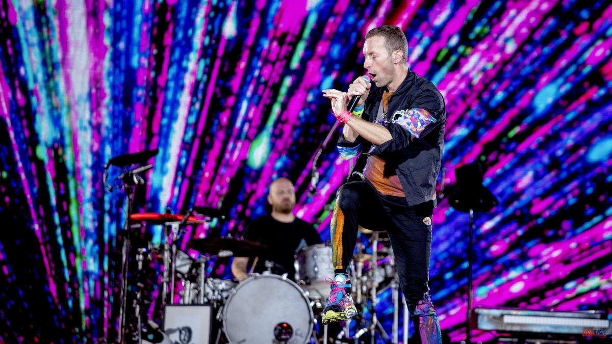 Coldplay beats the rain and shines again in Barcelona