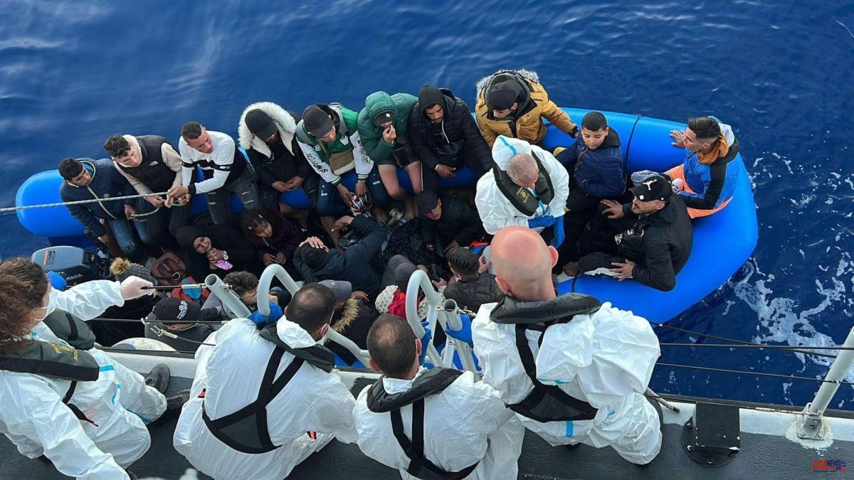 A drifting boat with 500 people disappears in the Central Mediterranean