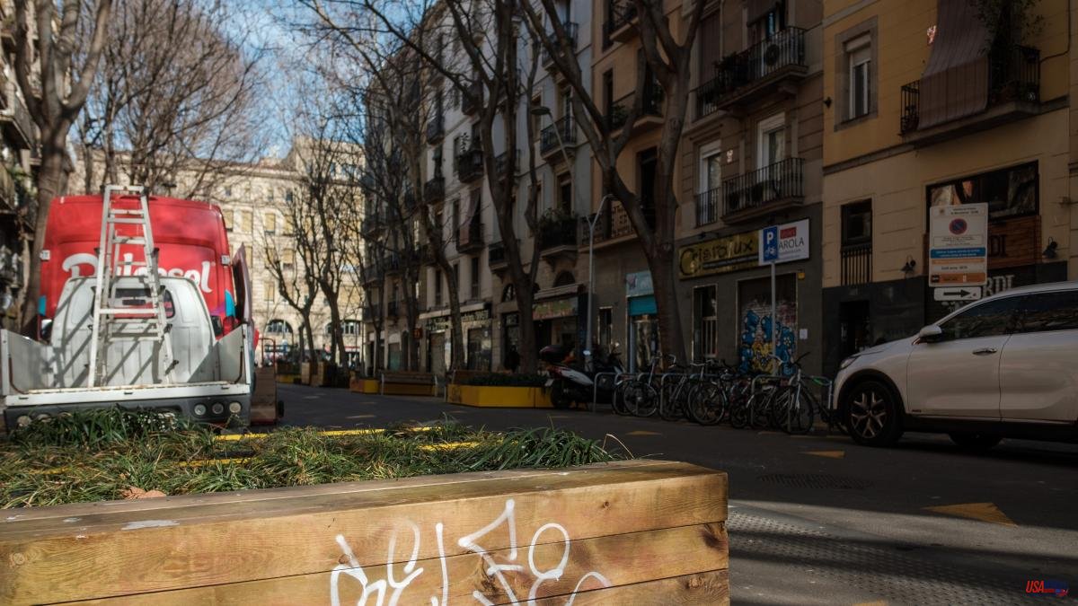 'Squatting', cleanliness, economy and mobility polarize the campaign in Barcelona
