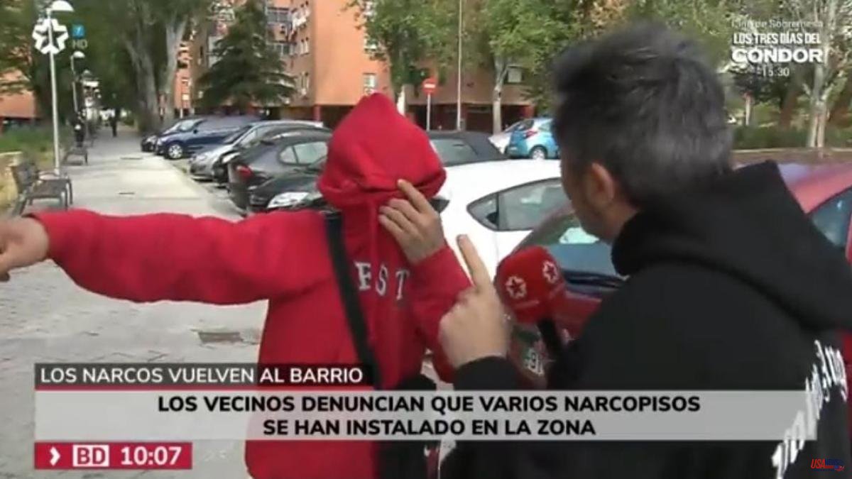 A Telemadrid reporter confronts the young people who wanted to cut their connection: "This neighborhood is not yours"