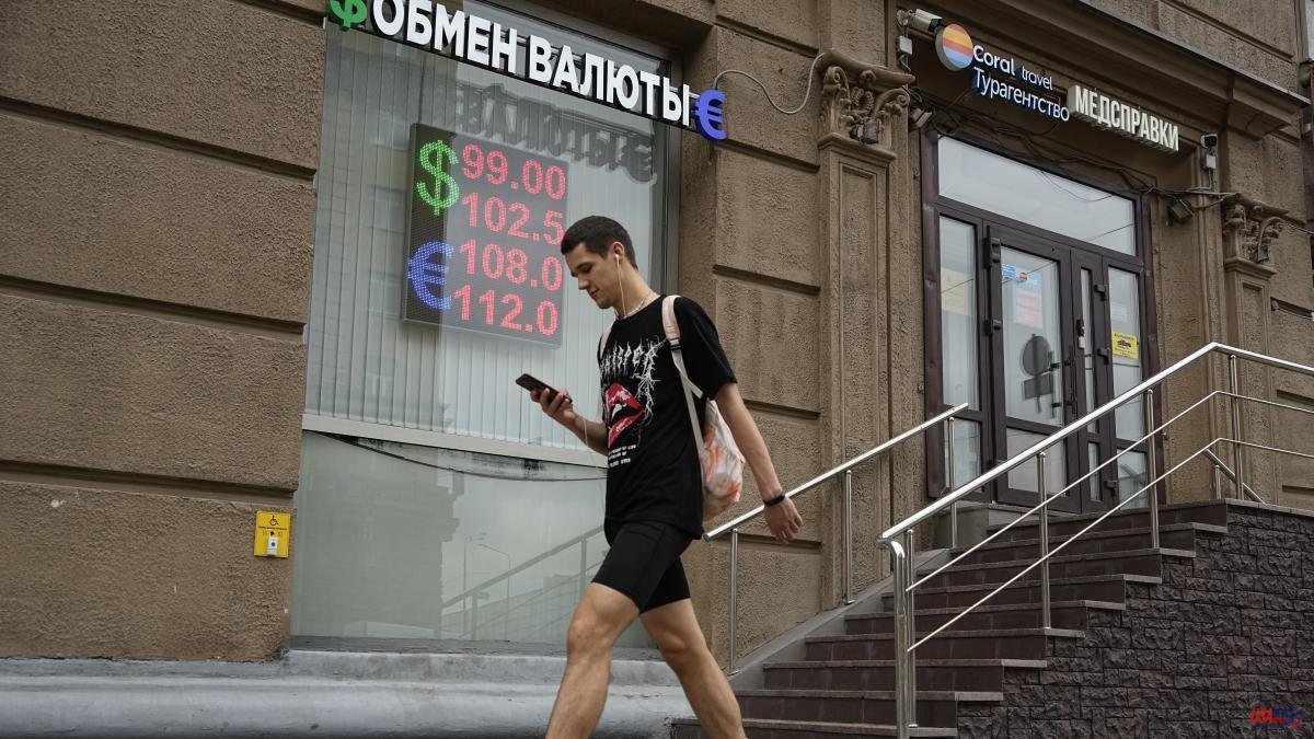 Russia applies a sharp increase in interest rates to save the ruble
