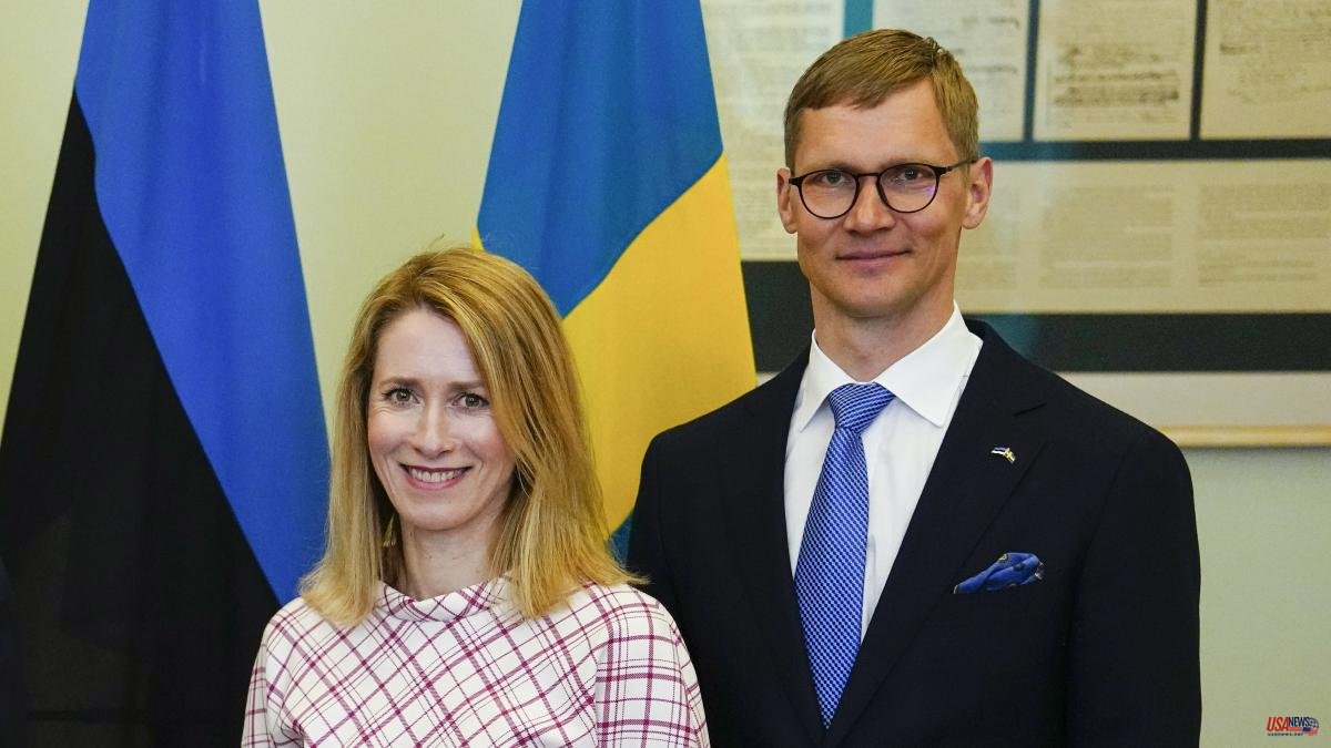 The Estonian premier, pressured to dictate by her husband's Russian bond