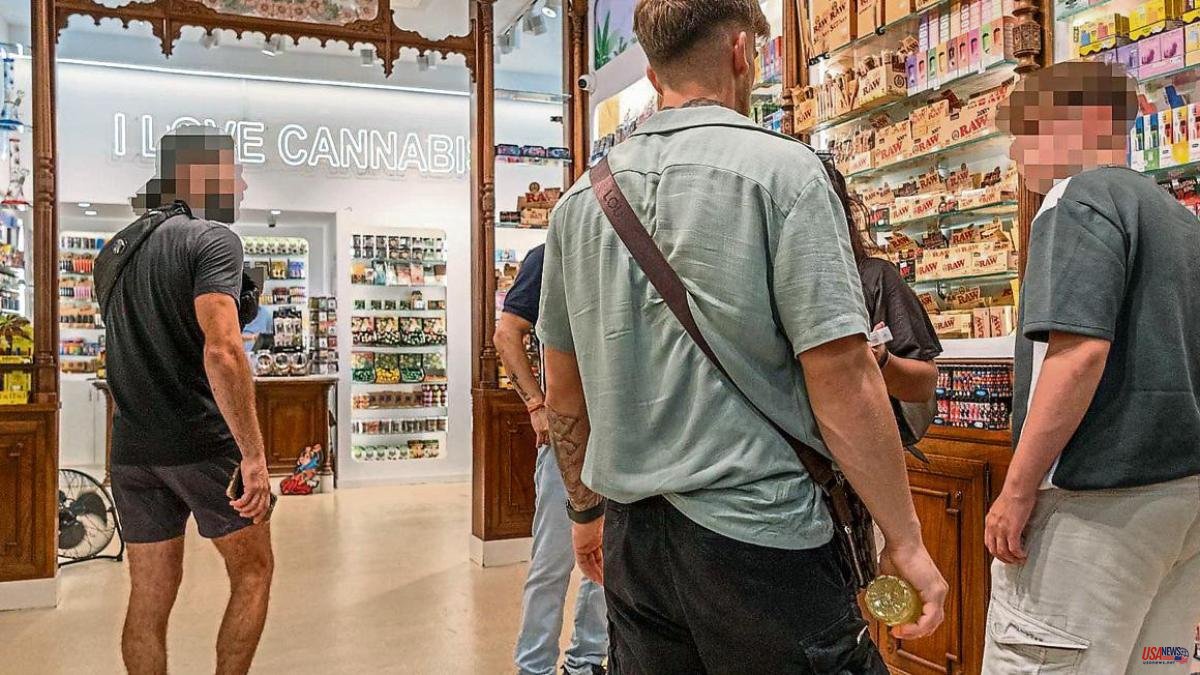 Cannabis sweets and renewed dealers seduce the foreigners of La Rambla