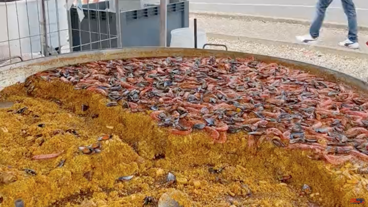 Girona makes a giant paella and everyone laughs: "I see little rice"