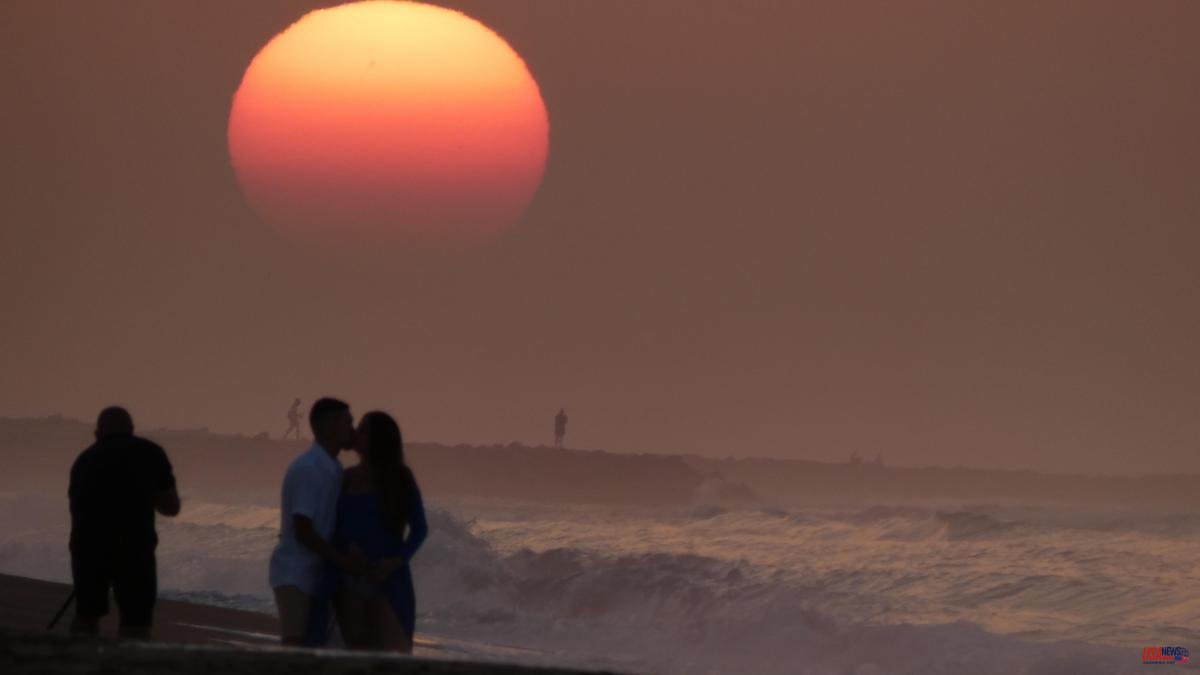 The kiss on the beach of Gavà, best photo of August
