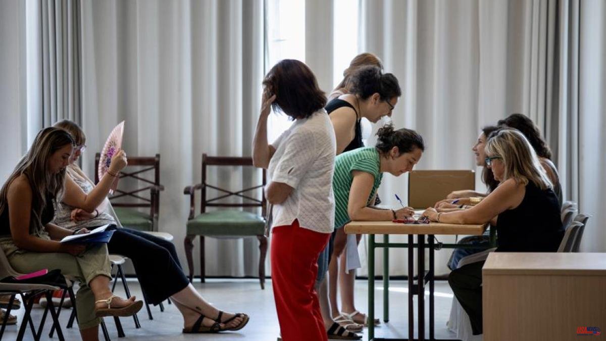 A third of the teachers who took the July exams are suspended