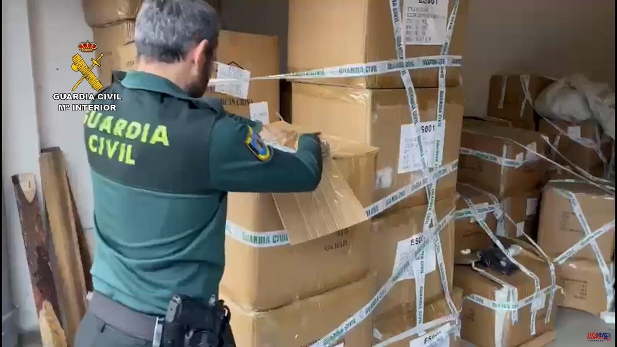 More than 280,000 counterfeit garments seized in an industrial estate in Pinto