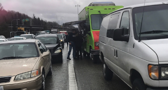 Food truck sells tacos to Seattle drivers stuck on I-5