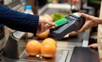 Paying for grocery shopping and other mistakes with your credit card