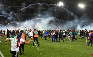 Unfortunate pitched battle against the players after Saint Etienne's relegation