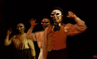 Perucho's vampire sings in a musical