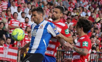 Espanyol pulls professionalism and descends to Granada