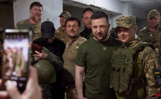 Zelensky visits the southern front of the war in Mykolaiv, in the Odessa region