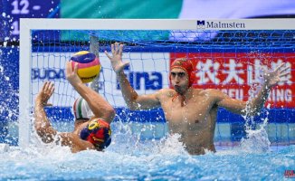Spain suffers against Montenegro, but gets into its fifth semifinal in a row