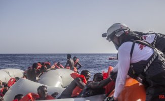 At least 22 missing migrants and one dead in a shipwreck in the Mediterranean