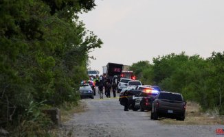 46 people found dead and 16 injured inside a truck in Texas